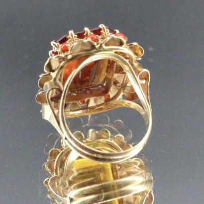 18k yellow gold ring set with a citrine in...