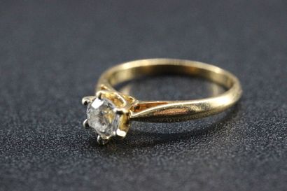 Solitaire ring in 18k yellow gold set with...
