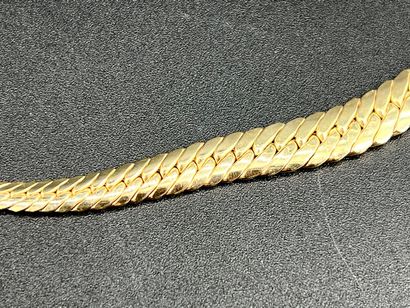 Necklace in 18k yellow gold, with flat links,...