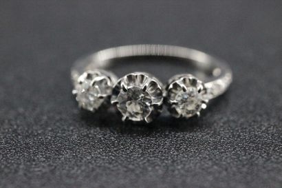 Ring in 18k white gold set with 3 old-cut...