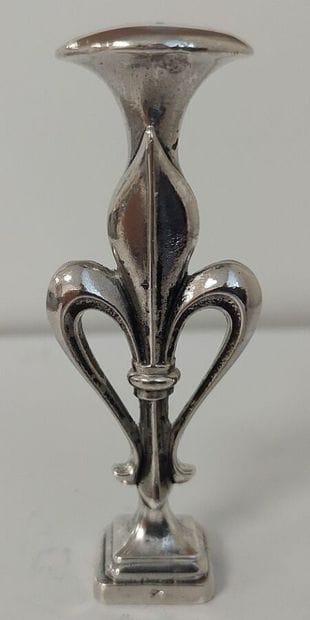 Sterling silver fleur-de-lys seal, Minerve...