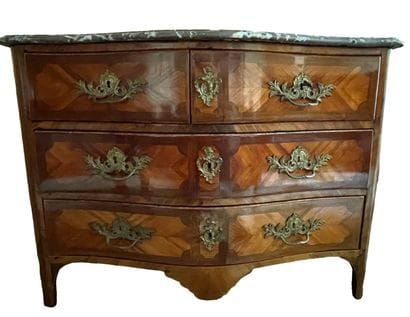 Rectangular Regency-style chest of drawers...