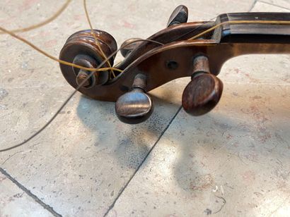 Violin bears a label andré BLANCHARD Rouen...