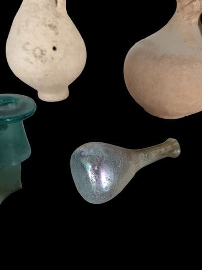 Set consisting of an elegant Roman ceramic...