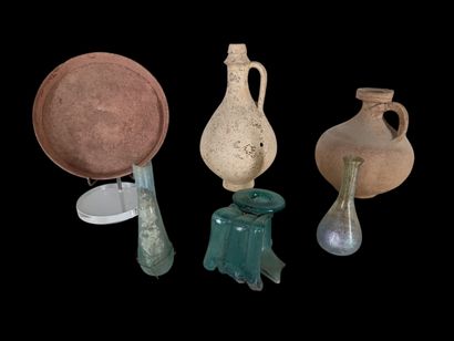 Set consisting of an elegant Roman ceramic...