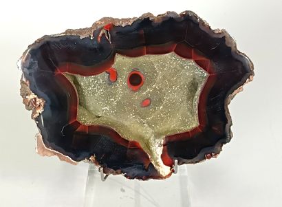 Agate 
Singular fire agate with distinctive...