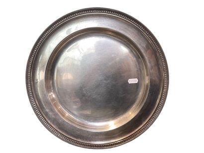 Plat en argent à décor de frise de raies...