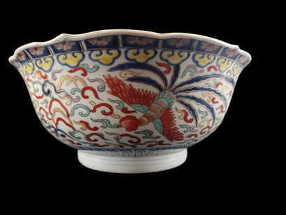 Large Chinese porcelain bowl decorated with...