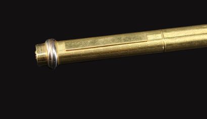 CARTIER- Stylo mine en metal doré. Long:...
