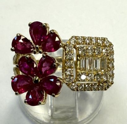 Bague Cocktail en or jaune 750°/.(18K) ornée...