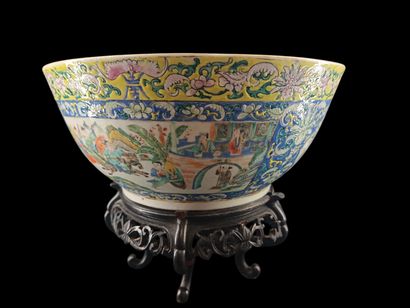 Large Chinese porcelain bowl decorated with...