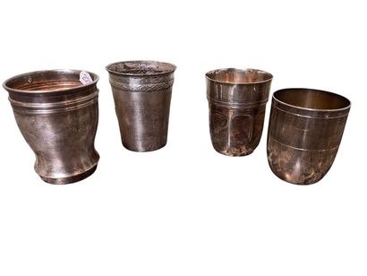 4 timbales de baptême en argent dont une...