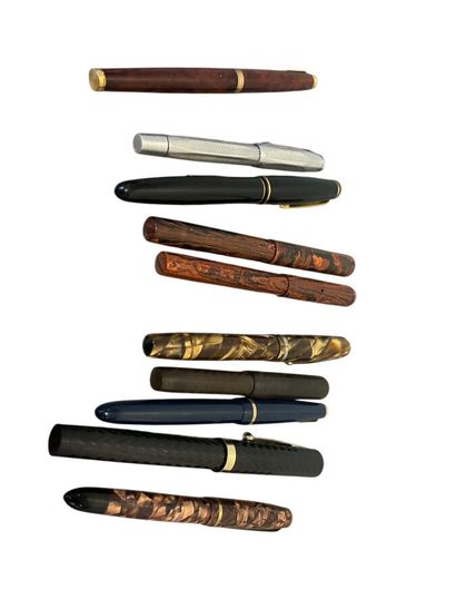 Lot de 10 stylos plume or