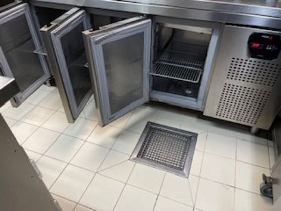 Tour réfrigéré en inox à 3 vantaux FAGOR