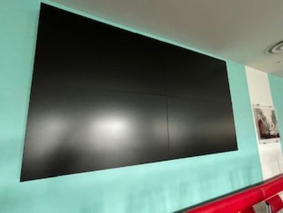 4 dalles de télévision