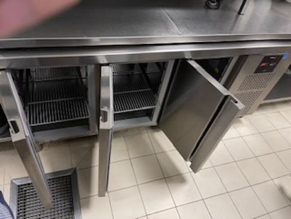 Tour réfrigéré en inox à 3 vantaux FAGOR