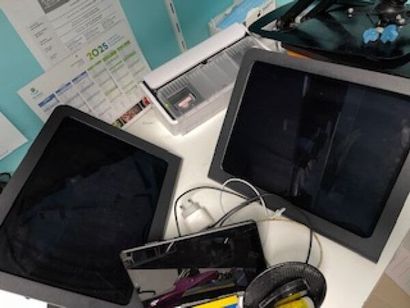 5 tablettes SAMSUNG A5 et I-pod pour prise...