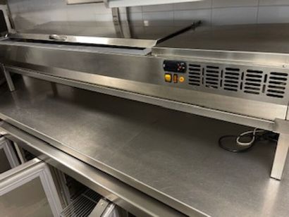 Saladette réfrigérée en inox (longueur :...