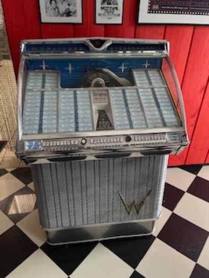 Jukebox WURLITZER Stereophonic à 200 sélections
Année:...