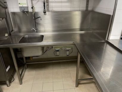 Plonge d'angle en inox avec trape d'évacuation...
