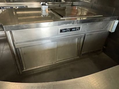 Plan de travail en inox avec plancha sur...