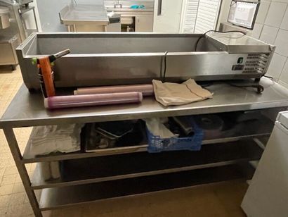 Table de préparation en inox à 3 niveaux