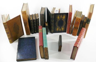 LOT 18 volumes. Voyage du capitaine BURTON....
