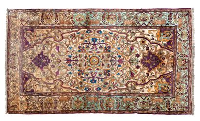 Magnificent FERAHAN silk carpet (Persia),...