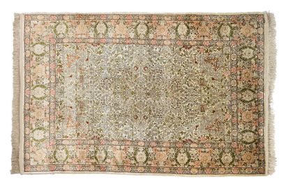 Fine HÉRÉKÉ silk carpet signed (Asia Minor)...