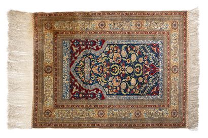 Very fine HÉRÉKÉ silk carpet, signed, embroidered...