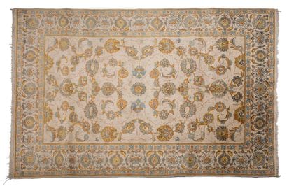 KACHAN carpet (Iran), mid-20th century.
Dimensions:...