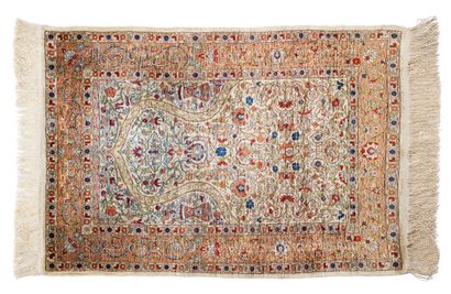 Entirely woven HÉRÉKÉ silk carpet (Asia Minor),...