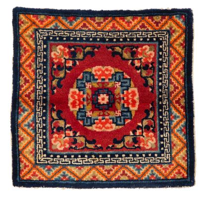 Seating rug NINGXIA (China), early 20th century
Dimensions:...