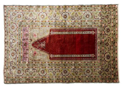 Silk KAYCÉRI rug (Asia Minor), circa 1930
Dimensions:...