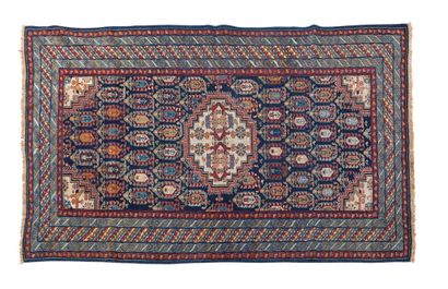 Elegant HILLA rug (Caucasus-Shirvan), late...