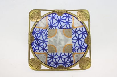 André VILLIEN (active 1905-1924). Circular...