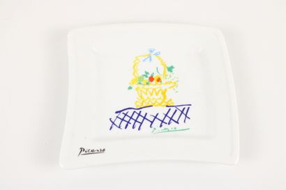 Meeting of porcelains, two of them with a...