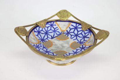André VILLIEN (active 1905-1924). Circular...