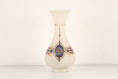 Large Art Deco period opaline vase decorated...