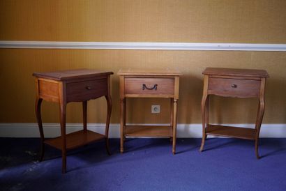 Chambre 313

Paire de chevet ouvrant par...