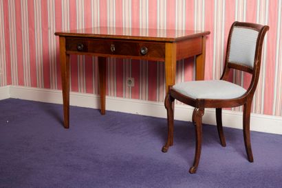 Chambre 201
Bureau en bois naturel ouvrant...