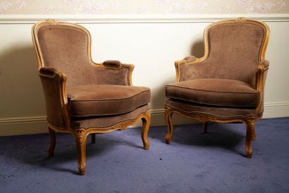 Chambre 309 :

Paire de bergères en bois...