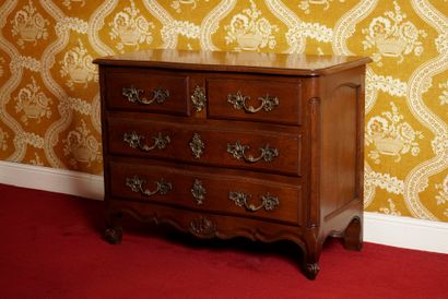 Chambre 200
Commode en bois naturel ouvrant...