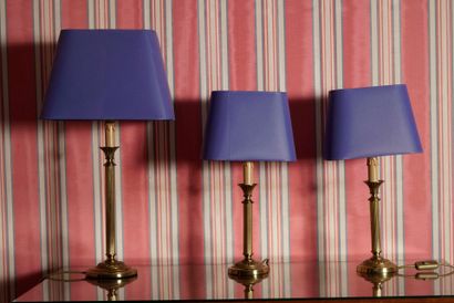 Chambre 114

Réunion de trois pieds de lampe...