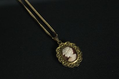 Collier en or jaune 18K (750/1000), chaîne...