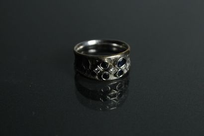 Bague en or gris 18K (750/1000) sertie de...
