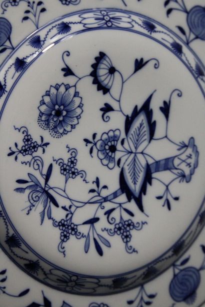 MEISSEN 
Réunion d'éléments de service de...