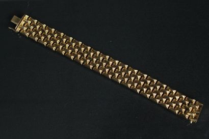 Bracelet en or jaune 18K (750/1000) à mailles...