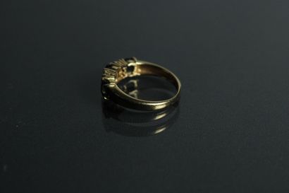 Bague en or jaune 18K (750/1000) sertie de...