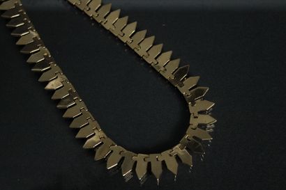 Collier ras de cou en or jaune 18K (750/1000)...